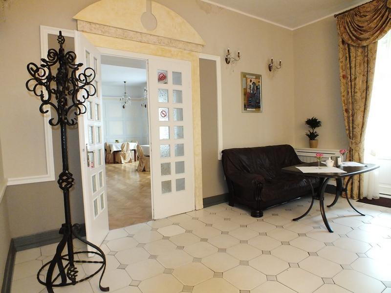 فندق Dom Pracy Tworczej Goluchow المظهر الخارجي الصورة