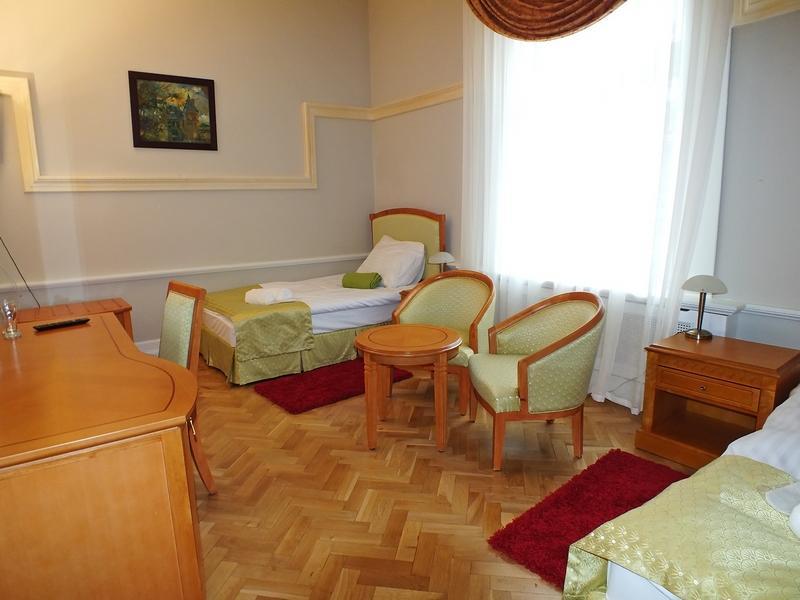 فندق Dom Pracy Tworczej Goluchow المظهر الخارجي الصورة